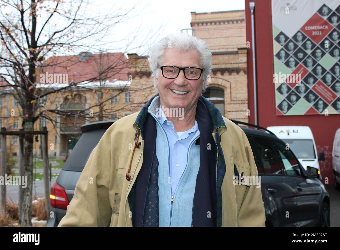 Adolf Michael Hartl bei der Ankunft zu `Weihnachten mit Marianne & Michael` im Steintor Variete. Halle (Saale), 05.12.2022 Stock Photo